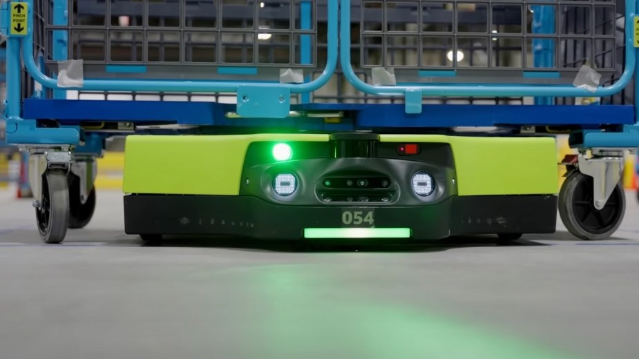 Amazon pokazuje swojego pierwszego autonomicznego robota magazynowego, który pracuje wśród ludzi