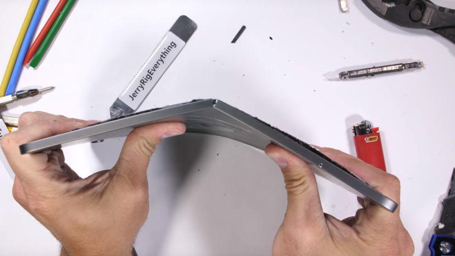 Apple przekonuje, że wygięte iPady Pro to nie defekt, ale coś normalnego