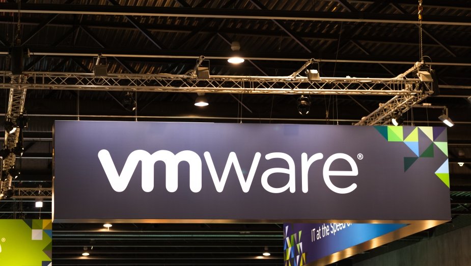 Broadcom kupuje VMware za 61 mld USD. To jedna z największych transakcji wszech czasów w IT