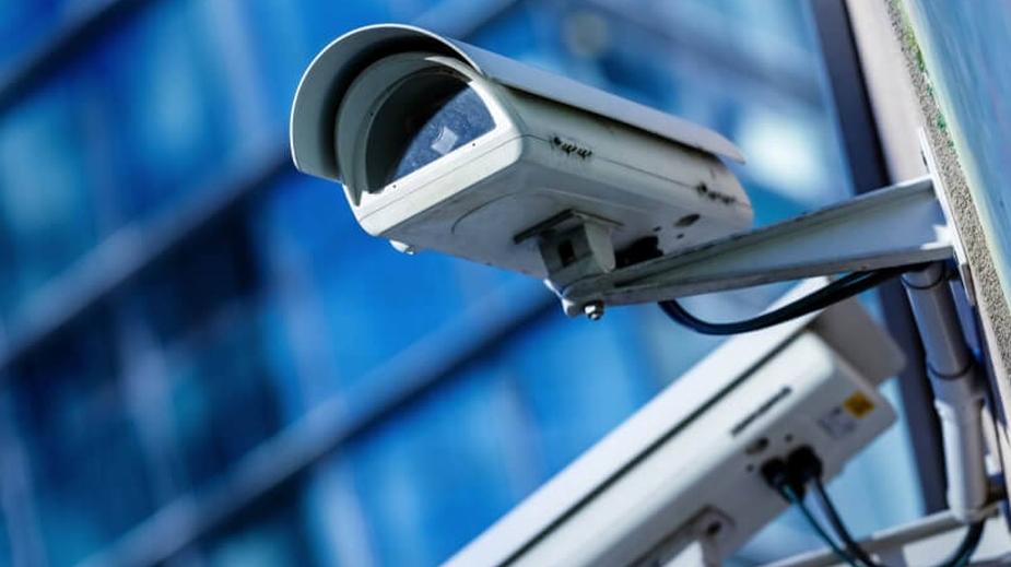 Chińczycy potajemnie instalują aplikacje szpiegujące telefony turystów