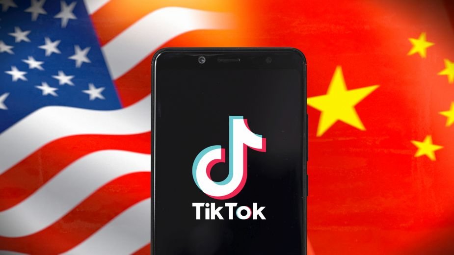Dyrektor FBI: TikTok najlepszym narzędziem szpiegowskim i manipulatorskim Chin