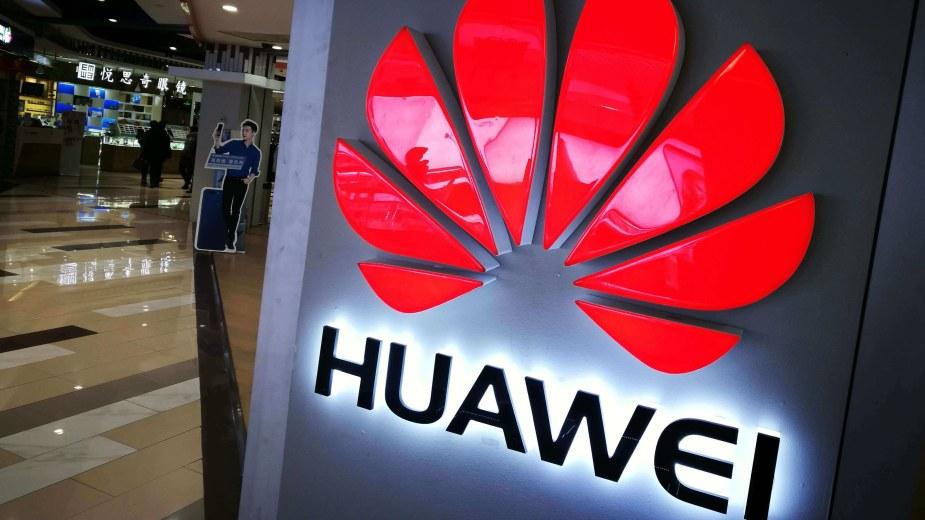 Huawei osiąga rekordowe dochody pomimo starań USA i ostrzega przed 2020 r.