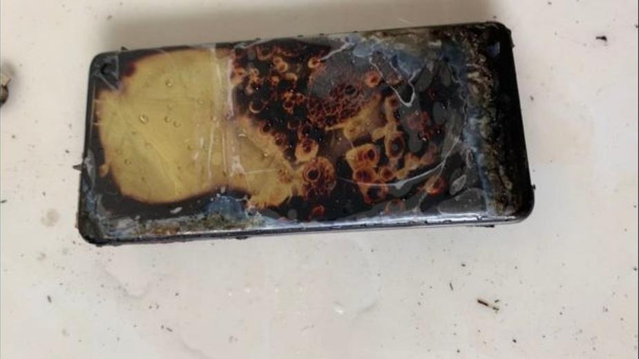 Kolejne doniesienia o płonących Samsungach Galaxy S10