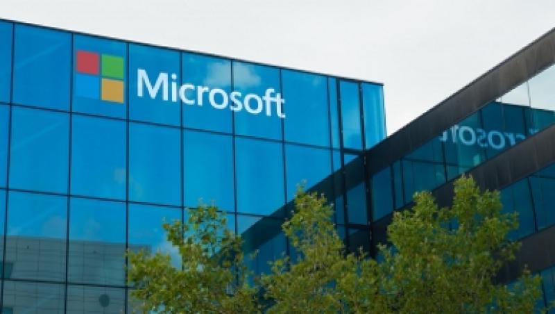 Microsoft opatentował elastyczny smartfon 3-w-1