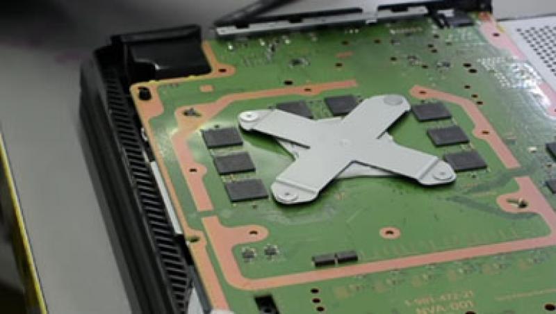 PS4 Pro rozebrane na czynniki pierwsze. Miedziany układ chłodzenia