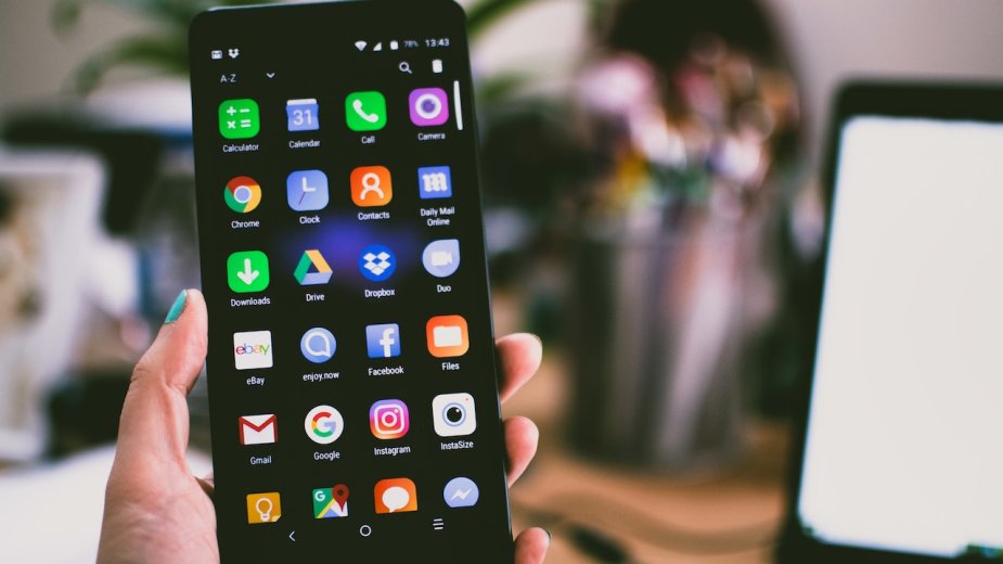 Telefony z Androidem same dzwonią na 999. Odnotowano masę przypadkowych połączeń alarmowych