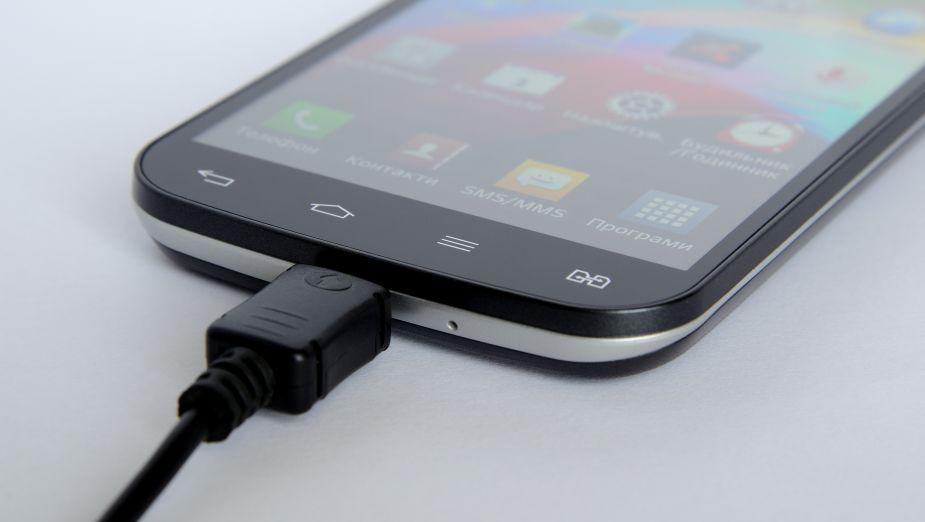 Unia Europejska chce unifikacji ładowarek smartfonowych