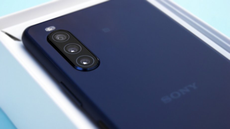 Xperia 10 V pozuje na renderach. Tak ma wyglądać nowy smartfon Sony