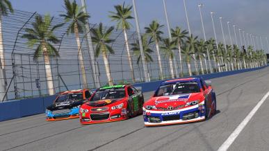 Były zawodnik NASCAR ukarany za próbę celowego taranowania graczy w iRacing