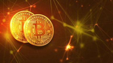 Cena Bitcoina spada do poziomu z lipca zeszłego roku. Gracze zacierają ręce