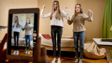 Chcesz zostać moderatorem na TikToku? Poważnie to przemyśl!