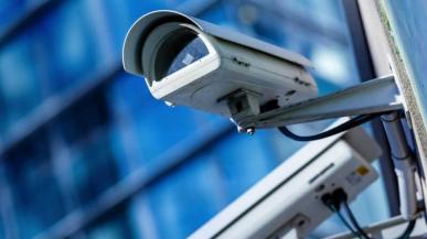 Chińczycy potajemnie instalują aplikacje szpiegujące telefony turystów