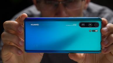 Drastyczny spadek sprzedaży Huawei. Klienci masowo anulują zamówienia