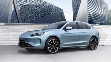 Huawei zaprezentował swój pierwszy samochód elektryczny AITO M5 EV z akumulatorem LFP