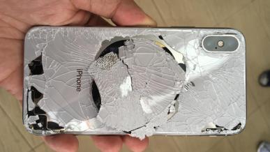 iPhone X delikatny jak tanie szkło. Ekrany pękają już przy pierwszym upadku