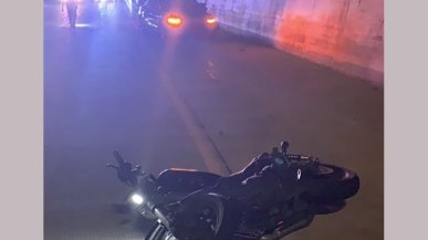 Kolejny problem z „autopilotem” Tesli? Nie żyje dwóch motocyklistów