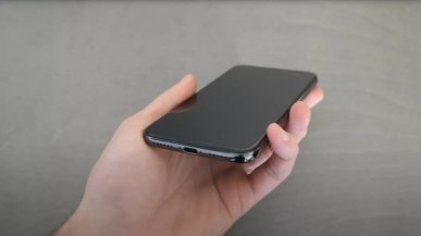 Ktoś kupił iPhone'a X z USB-C za 86001 USD. Nie można go sformatować, ani nawet zaktualizować
