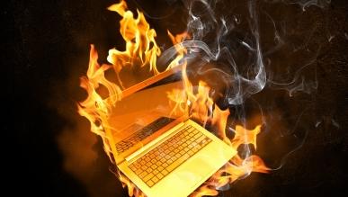 Laptopy HP mają problemy z bateriami - 142 tys. urządzeń potencjalnie dotkniętych wadą