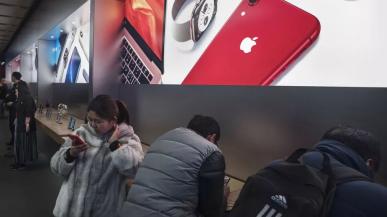 Naciągnęli Apple na 1 mln dolarów dzięki podróbkom iPhone`ów