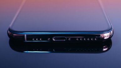 Przyszły rok przyniesie dużą zmianę dla iPhone'ów. Apple może nie mieć wyboru