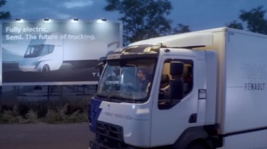 Renault kpi z Tesli Semi: „Jedni zapowiadają… inni pokonują kilometry”