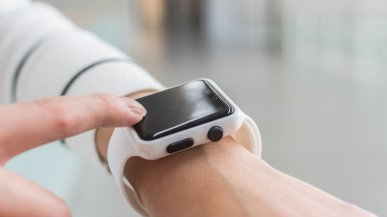 Rynek smartwatchy notuje wzrost w Q3 2022. Król jest jeden