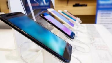 Samsung ponownie największym producentem smartfonów. Duży spadek Huawei