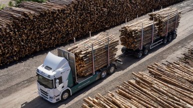 Scania wypuszcza elektryczne monstrum. To 80-tonowa ciężarówka do przewozu drewna