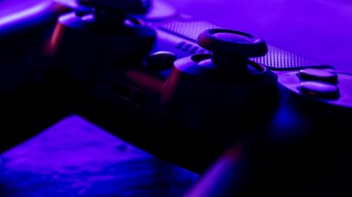 Sony zamierza przejmować kolejne studia deweloperskie i rozwijać gry-jako-usługi