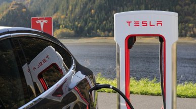 Tesla zwiększyła produkcję. W trzecim kwartale powstało 365 923 pojazdów elektrycznych marki