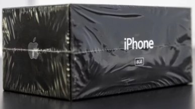 To się nazywa inwestycja. 16-letni iPhone sprzedany za blisko 200 tysięcy dolarów