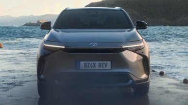 Toyota przeciwko pojazdom elektrycznym. Popyt jest zbyt... niski (i koła odpadają)