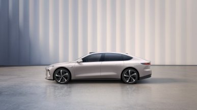 Bateria półprzewodnikowa NIO 150 kWh kosztuje tyle co sedan. Dostępność tylko na abonament