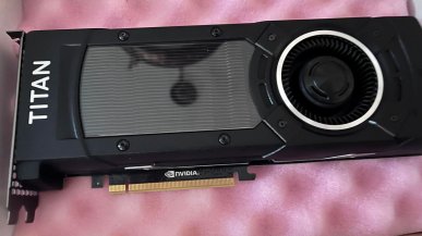 Kupił GeForce GTX TITAN X i mocno się zdzwił, kiedy spojrzał na złącza